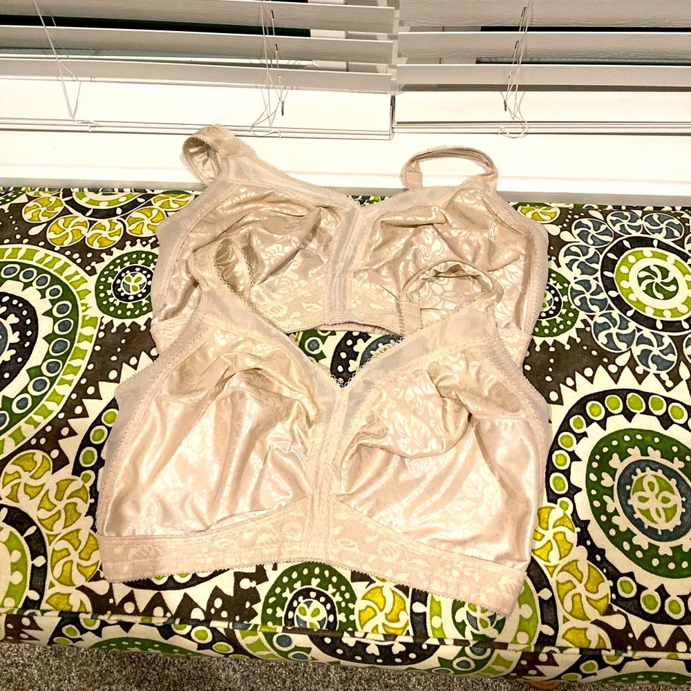 Playtex 40H wireless 2 bras
